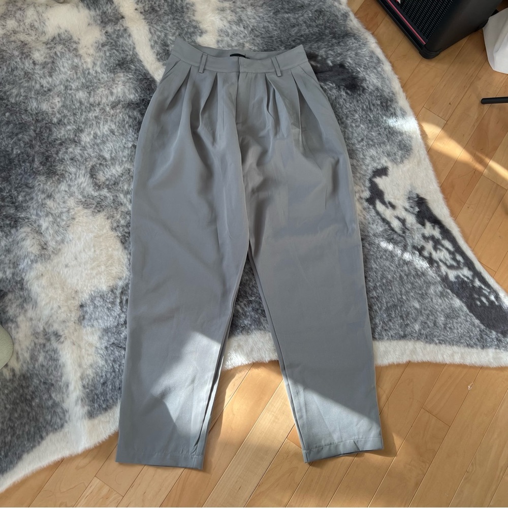 PRETTY LITTLE THING - Grey Pants